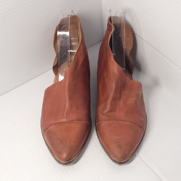 Free People‎ Royale Women's Flats Asymmetrical Tan Brown Leather  Size 37/7-7.5 - Picture 7 of 15